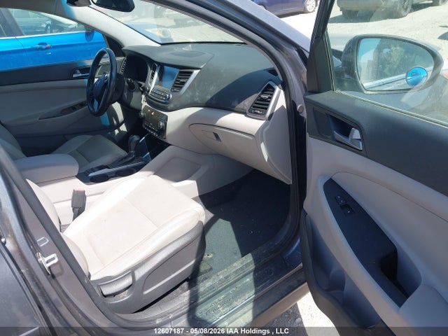 2016 Hyundai Tucson მანქანა იყიდება აუქციონზე, vin: KM8J3CA45GU165927, აუქციონის ნომერი: 12607187