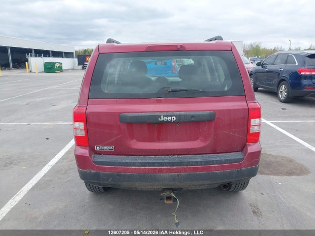12607205 :رقم المزاد ، 1C4NJPAB2GD722004 vin ، 2016 Jeep Patriot Sport/north مزاد بيع