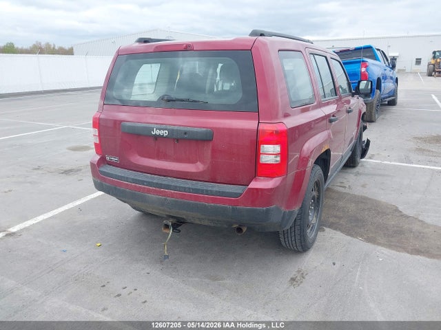 12607205 :رقم المزاد ، 1C4NJPAB2GD722004 vin ، 2016 Jeep Patriot Sport/north مزاد بيع
