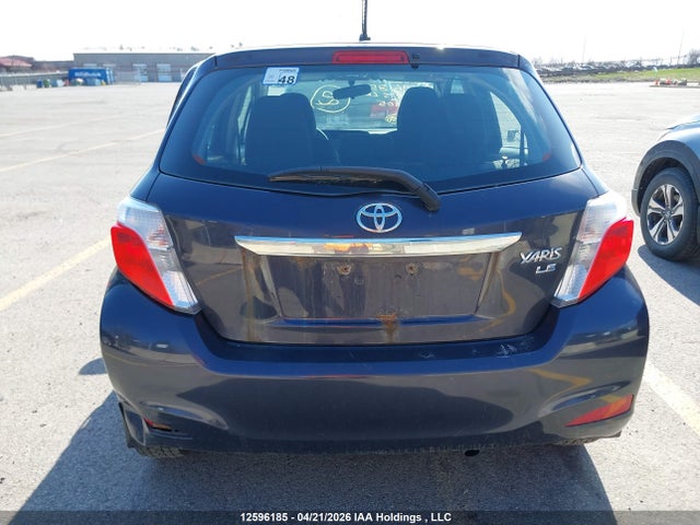 12596185 :رقم المزاد ، VNKKTUD31EA004305 vin ، 2014 Toyota Yaris Le مزاد بيع
