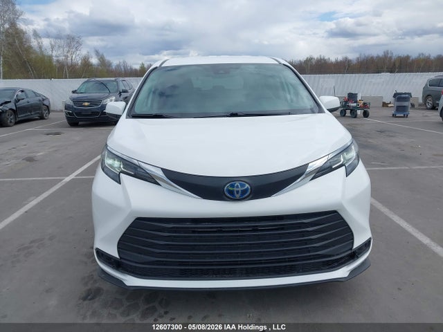 Toyota Sienna 2021 5TDGRKEC5MS054092 Image 13