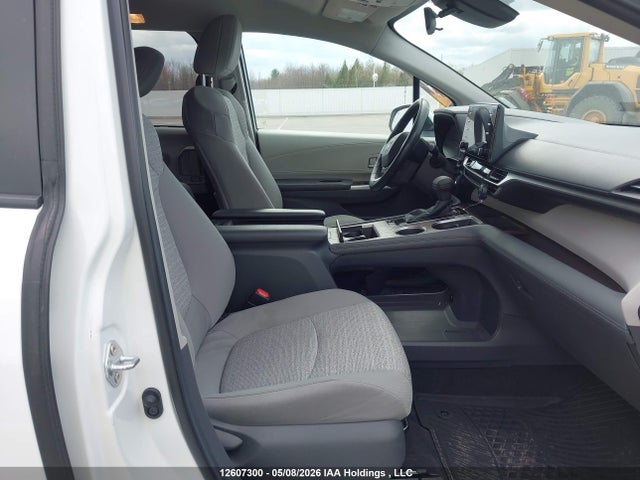 Toyota Sienna 2021 5TDGRKEC5MS054092 Image 5