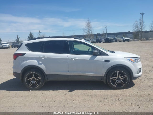 1FMCU0HD4KUA83223 Ford ESCAPE SEL