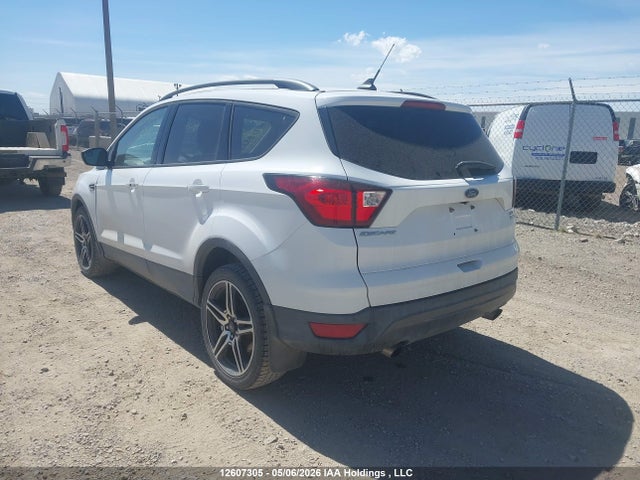 1FMCU0HD4KUA83223 Ford ESCAPE SEL