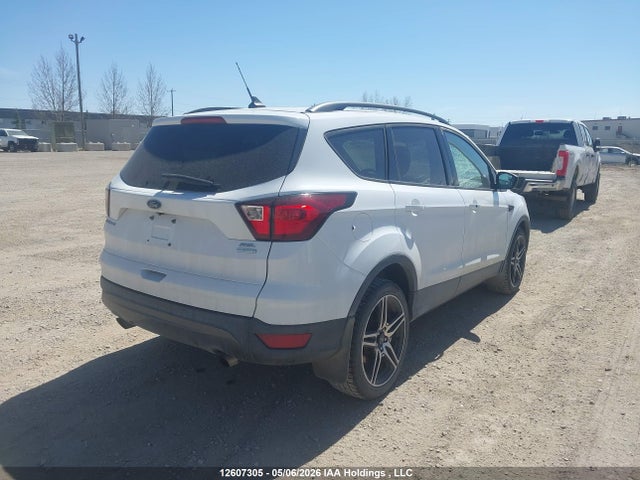 1FMCU0HD4KUA83223 Ford ESCAPE SEL