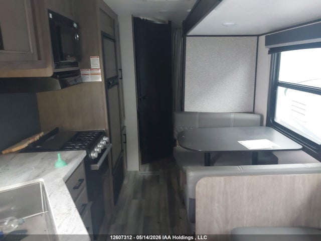 Starcraft Travel Trailer 2022 1SABS0BPXN1BL5563 Image 8