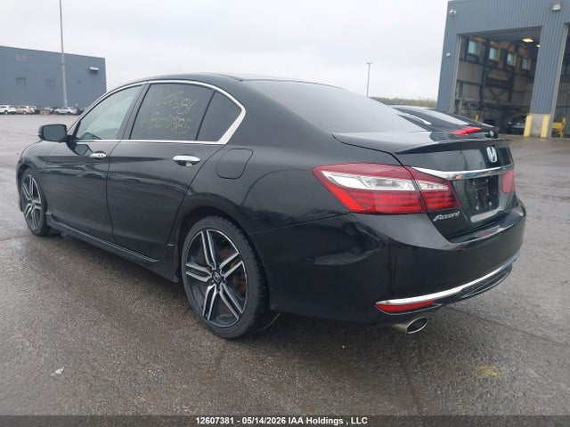 12607381 :رقم المزاد ، 1HGCR2F6XHA805585 vin ، 2017 Honda Accord مزاد بيع