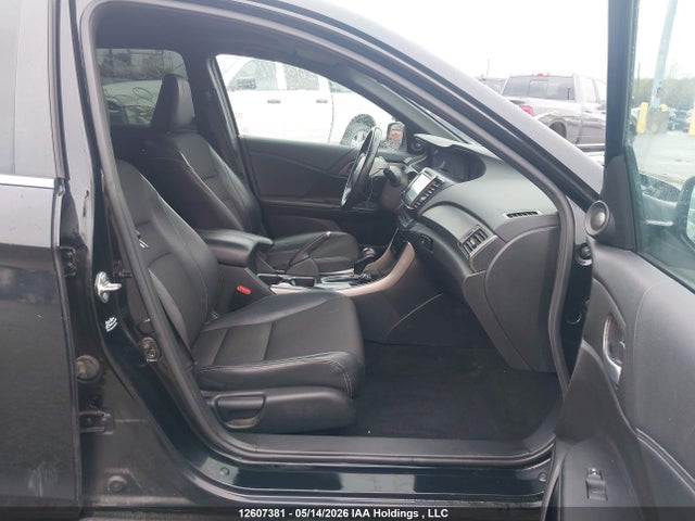 12607381 :رقم المزاد ، 1HGCR2F6XHA805585 vin ، 2017 Honda Accord مزاد بيع