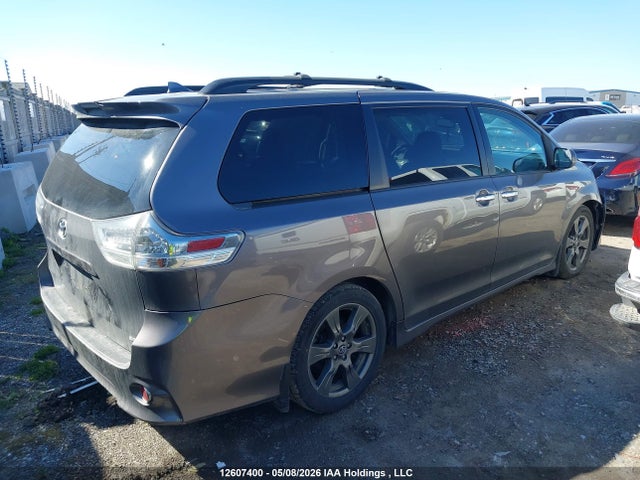 2018 Toyota Sienna Se/se Premium მანქანა იყიდება აუქციონზე, vin: 5TDXZ3DC0JS902463, აუქციონის ნომერი: 12607400