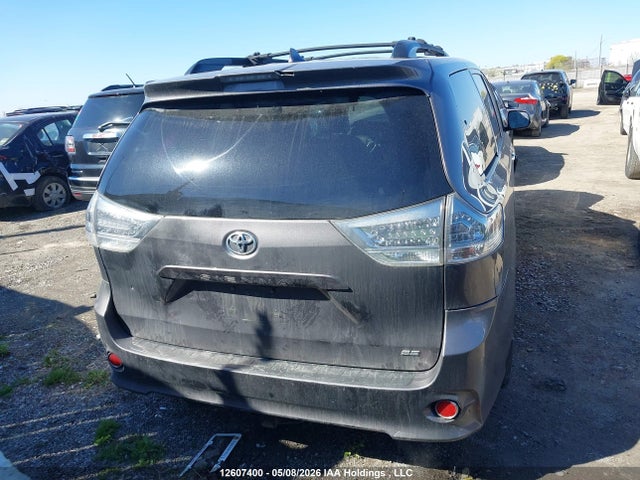 2018 Toyota Sienna Se/se Premium მანქანა იყიდება აუქციონზე, vin: 5TDXZ3DC0JS902463, აუქციონის ნომერი: 12607400
