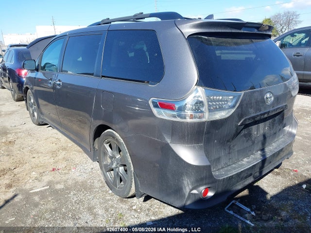 2018 Toyota Sienna Se/se Premium მანქანა იყიდება აუქციონზე, vin: 5TDXZ3DC0JS902463, აუქციონის ნომერი: 12607400