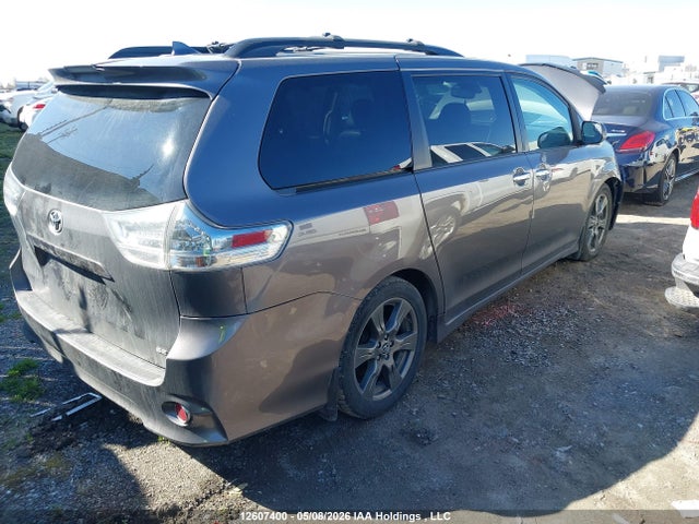 2018 Toyota Sienna Se/se Premium მანქანა იყიდება აუქციონზე, vin: 5TDXZ3DC0JS902463, აუქციონის ნომერი: 12607400