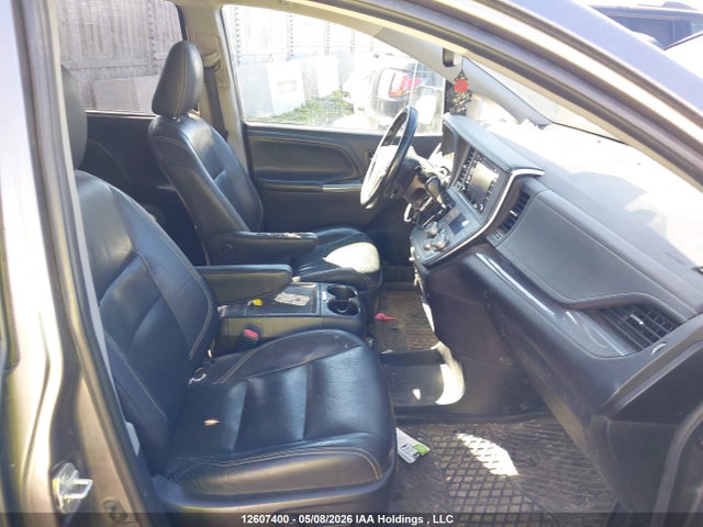 2018 Toyota Sienna Se/se Premium მანქანა იყიდება აუქციონზე, vin: 5TDXZ3DC0JS902463, აუქციონის ნომერი: 12607400