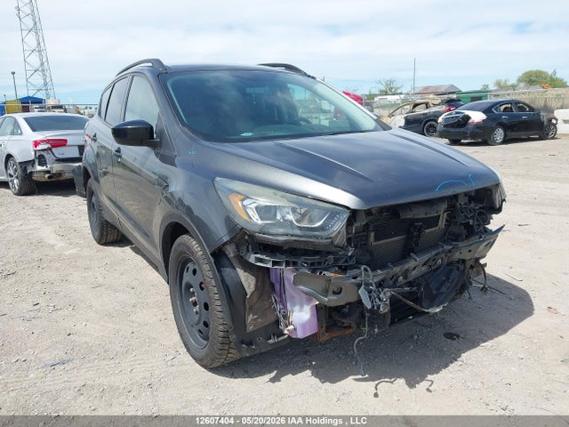 1FMCU0GD6HUA05505 Ford ESCAPE SE