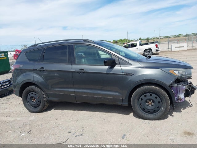1FMCU0GD6HUA05505 Ford ESCAPE SE