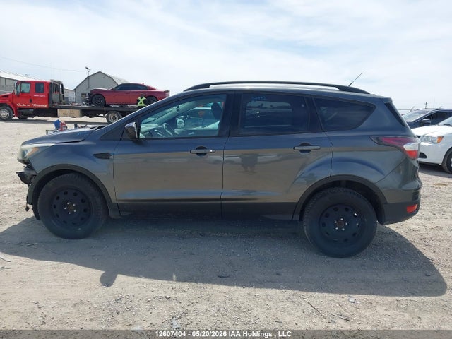 1FMCU0GD6HUA05505 Ford ESCAPE SE
