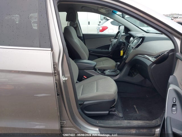 5NMZT3LB7HH039371 Hyundai Santa Fe Sport 2.4 Base