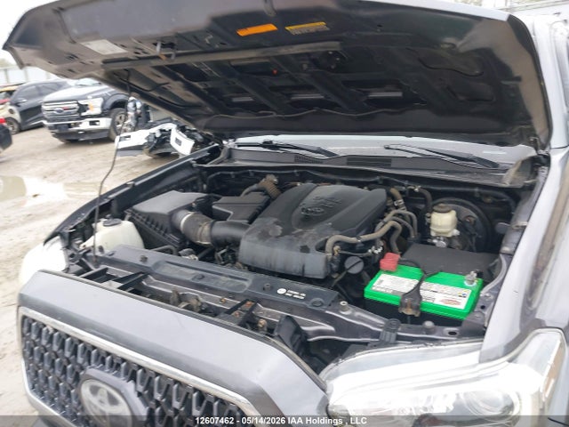 12607462 :رقم المزاد ، 5TFDZ5BN9JX029731 vin ، 2018 Toyota Tacoma Dbl Cab/sr5/trd Sport/or مزاد بيع