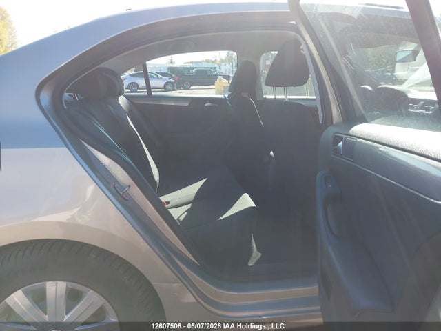 3VW2K7AJ8FM323024 Volkswagen Jetta 2.0l Trendline/2.0l Trendline+