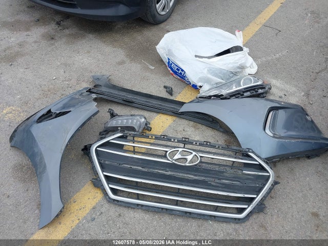 KMHD84LF7JU598255 Hyundai ELANTRA GL