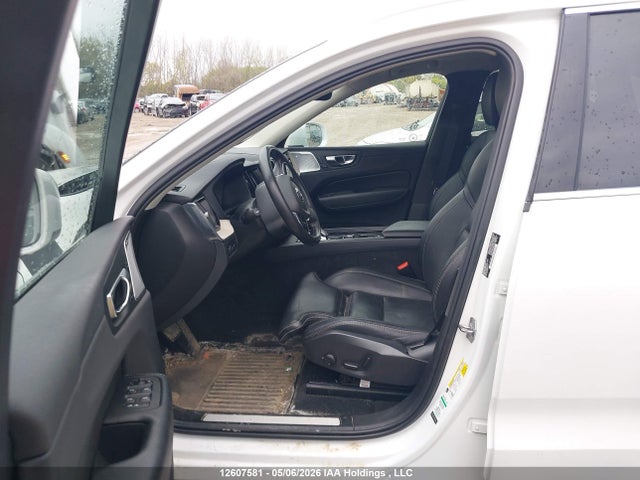 2022 Volvo Xc60 T8 Recharge Inscription მანქანა იყიდება აუქციონზე, vin: LYVBR0DL9NB968112, აუქციონის ნომერი: 12607581