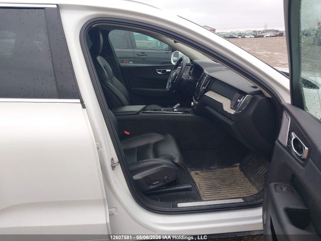 2022 Volvo Xc60 T8 Recharge Inscription მანქანა იყიდება აუქციონზე, vin: LYVBR0DL9NB968112, აუქციონის ნომერი: 12607581
