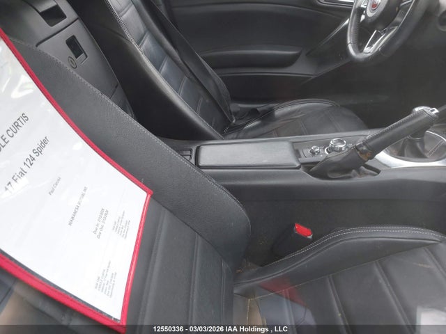 JC1NFAEK8H0102966 Fiat 124 Spider Lusso
