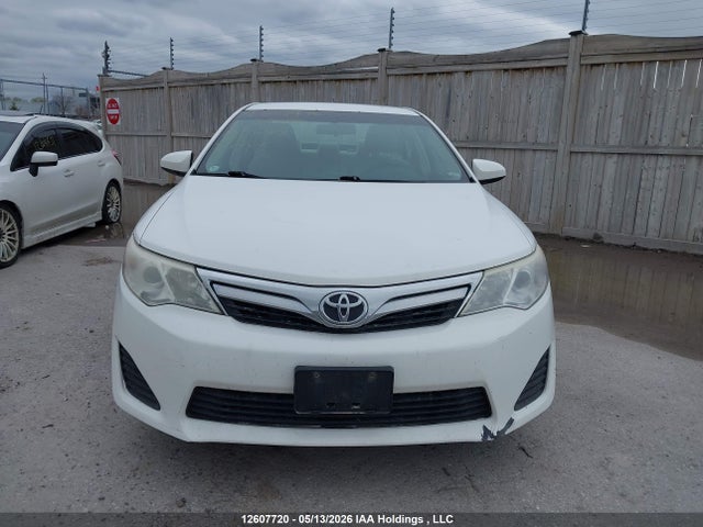 12607720 :رقم المزاد ، 4T1BF1FK4EU756884 vin ، 2014 Toyota Camry Le مزاد بيع