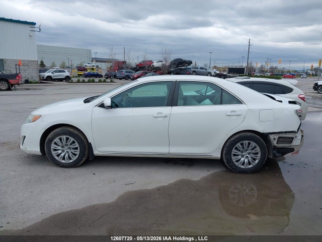 12607720 :رقم المزاد ، 4T1BF1FK4EU756884 vin ، 2014 Toyota Camry Le مزاد بيع