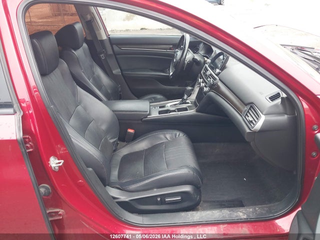 2018 Honda Accord Touring მანქანა იყიდება აუქციონზე, vin: 1HGCV1F97JA808272, აუქციონის ნომერი: 12607741
