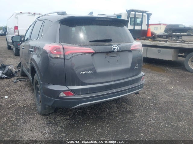 12607754 :رقم المزاد ، 2T3JFREV0HW569384 vin ، 2017 Toyota Rav4 Se مزاد بيع