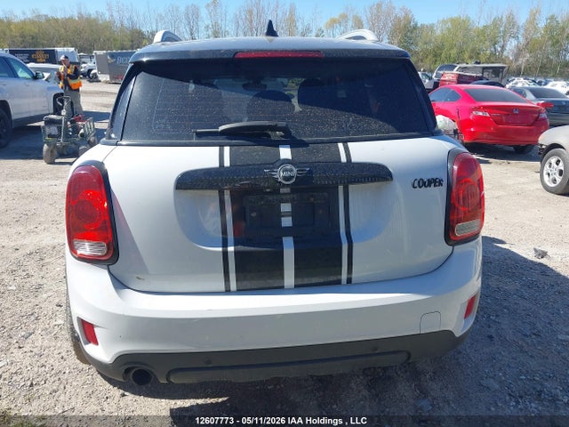Mini Countryman Cooper 2018 WMZYV5C37J3E04438 Image 16