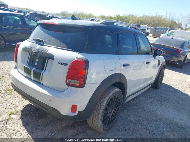 Mini Countryman Cooper 2018 WMZYV5C37J3E04438 Image 4