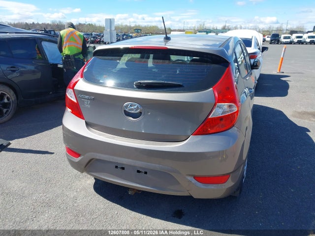 2013 Hyundai Accent Gls/gs მანქანა იყიდება აუქციონზე, vin: KMHCT5AE3DU125211, აუქციონის ნომერი: 12607808