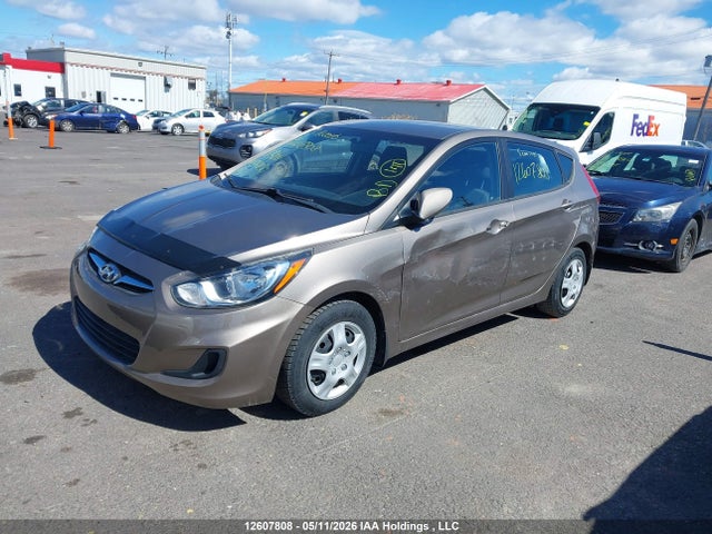 2013 Hyundai Accent Gls/gs მანქანა იყიდება აუქციონზე, vin: KMHCT5AE3DU125211, აუქციონის ნომერი: 12607808