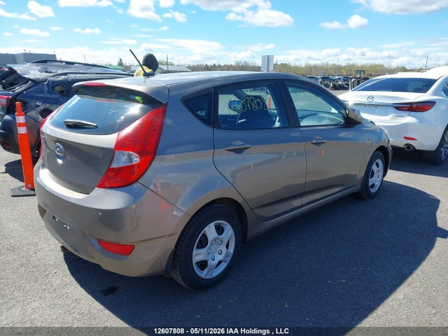 2013 Hyundai Accent Gls/gs მანქანა იყიდება აუქციონზე, vin: KMHCT5AE3DU125211, აუქციონის ნომერი: 12607808