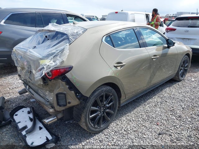JM1BPBJY4S1795619 Mazda Mazda3 Suna