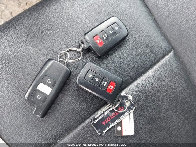 2T1BURHE9HC756400 Toyota COROLLA SE