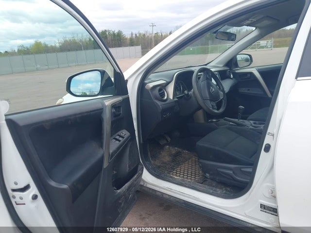 Продажа на аукционе авто 2015 Toyota Rav4 Le, vin: 2T3BFREV0FW334632, номер лота: 12607929