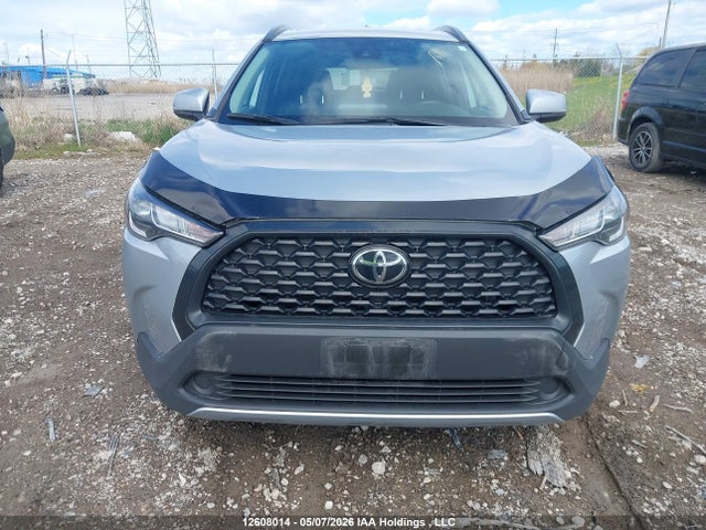 12608014 :رقم المزاد ، 7MUBAABG2NV021884 vin ، 2022 Toyota Corolla Cross Le مزاد بيع