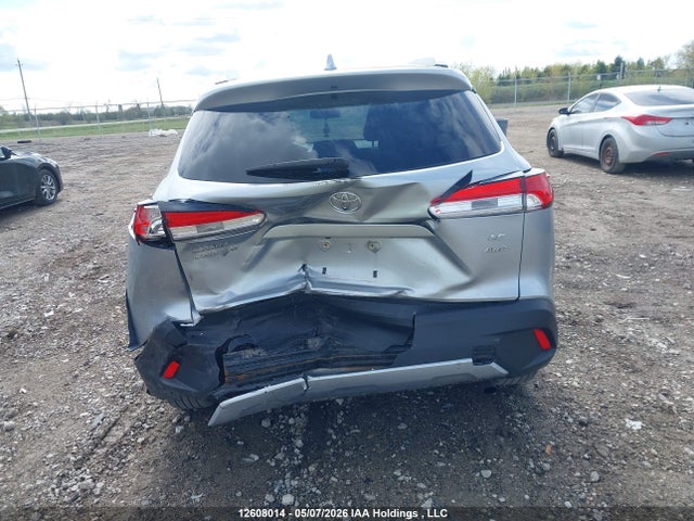 12608014 :رقم المزاد ، 7MUBAABG2NV021884 vin ، 2022 Toyota Corolla Cross Le مزاد بيع