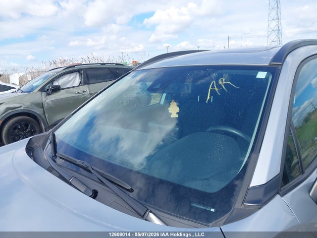 12608014 :رقم المزاد ، 7MUBAABG2NV021884 vin ، 2022 Toyota Corolla Cross Le مزاد بيع