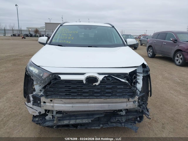 2021 Toyota Rav4 Le მანქანა იყიდება აუქციონზე, vin: 2T3B1RFV3MW216228, აუქციონის ნომერი: 12576289
