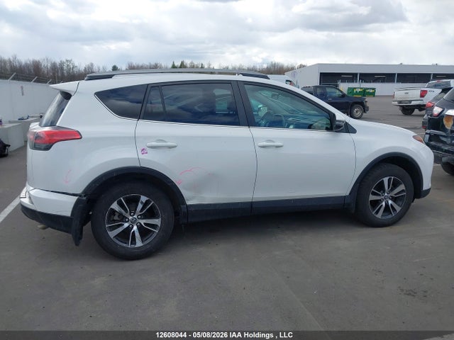 12608044 :رقم المزاد ، 2T3ZFREV2JW435422 vin ، 2018 Toyota Rav4 Le مزاد بيع