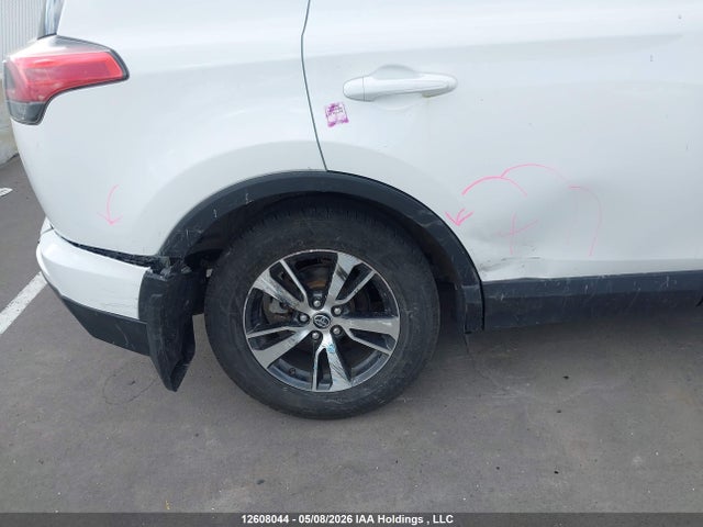 12608044 :رقم المزاد ، 2T3ZFREV2JW435422 vin ، 2018 Toyota Rav4 Le مزاد بيع