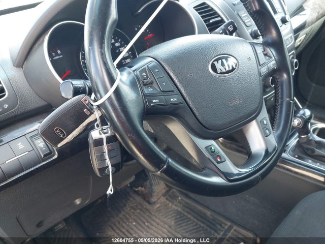 5XYKTDA77FG576657 KIA Sorento Lx V6