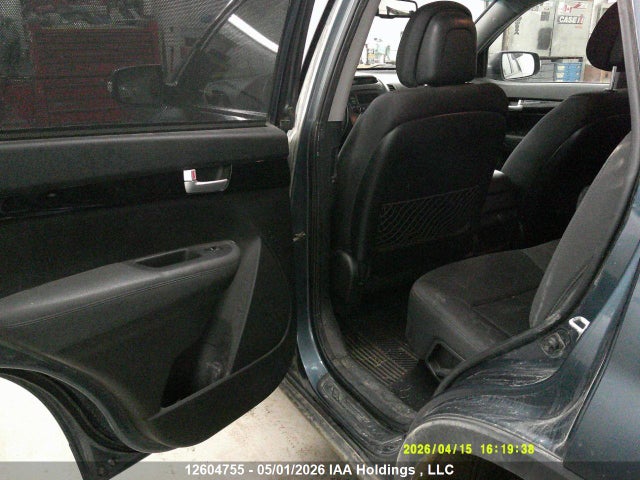 5XYKTDA77FG576657 KIA Sorento Lx V6