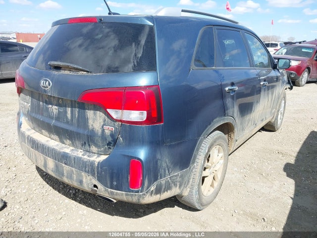 5XYKTDA77FG576657 KIA Sorento Lx V6