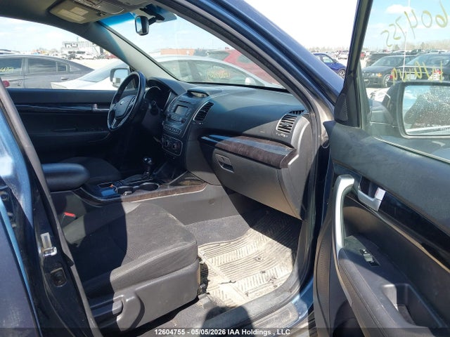 5XYKTDA77FG576657 KIA Sorento Lx V6