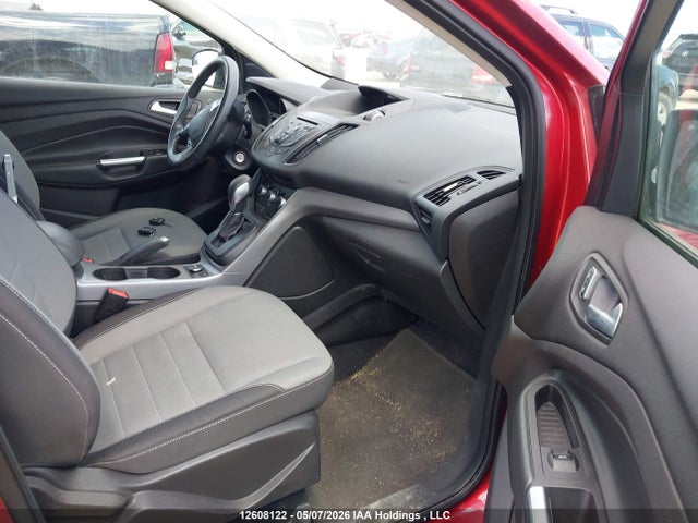 12608122 :رقم المزاد ، 1FMCU9GX8FUC16071 vin ، 2015 Ford Escape Se مزاد بيع